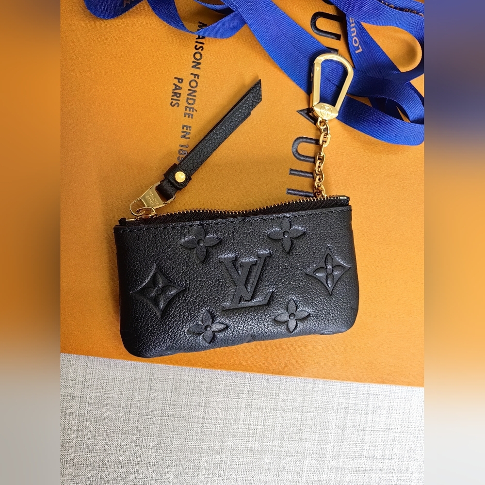 Louis Vuitton Black Key Pouch - Picture 3 of 13